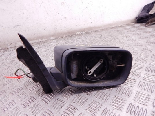 Зеркало наружное правое BMW 3-series (E46) 51 16 7 011 938