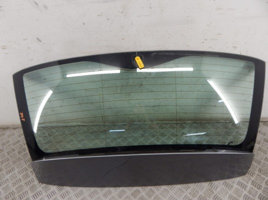 Стекло заднее BMW 3-series (E46) 51 31 8 255 292