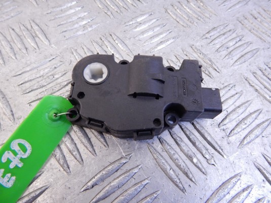Моторчик заслонки печки BMW X5-series (E70) 64 11 9 321 034