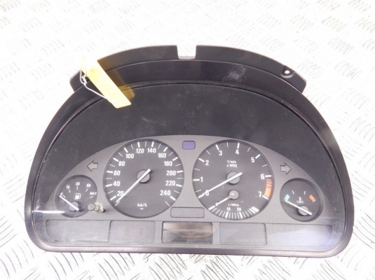 Щиток приборов (приборная панель) BMW 5-series (E39) 62 11 8 375 669