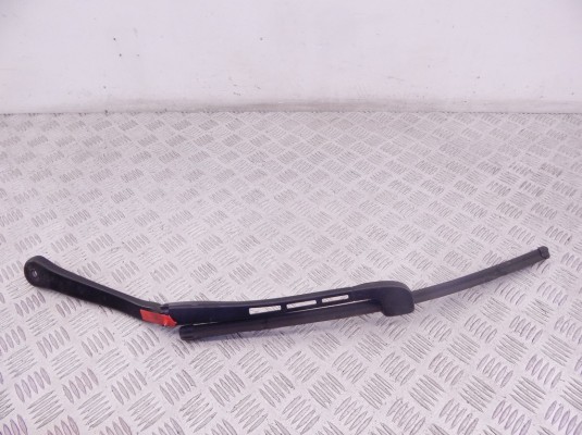 Щеткодержатель (поводок стеклоочистителя, дворник) BMW 3-series (E90/91/92) 61 61 7 171 639