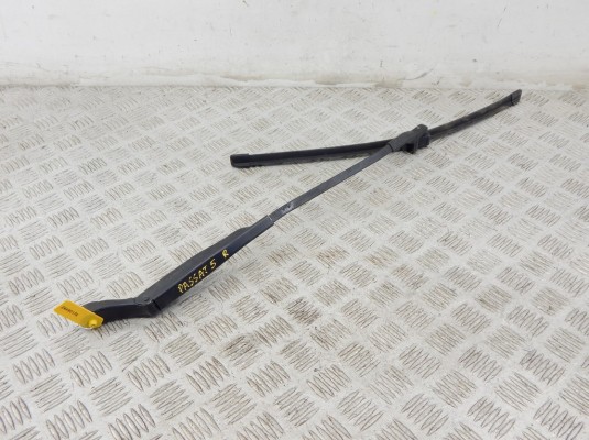 Щеткодержатель (поводок стеклоочистителя, дворник) VOLKSWAGEN PASSAT 5+ (2000-2005) 3b1955410 Щеткодержатель (поводок стеклоочистителя, дворник) VOLKSWAGEN PASSAT 5+ (2000-2005) 3b1955410