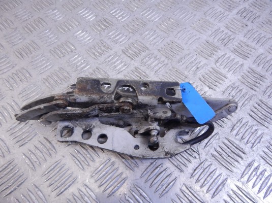 Петля капота BMW X5-series (E53) 41 61 8 402 174