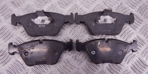 Тормозные колодки передние BMW 5-series (E39) 34 21 6 761 281