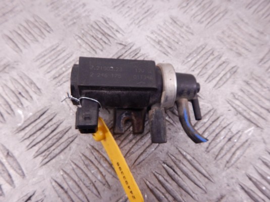 Преобразователь давления (соленоид наддува/EGR) LAND-ROVER RANGE ROVER(2002-2005) 11 74 2 246 175