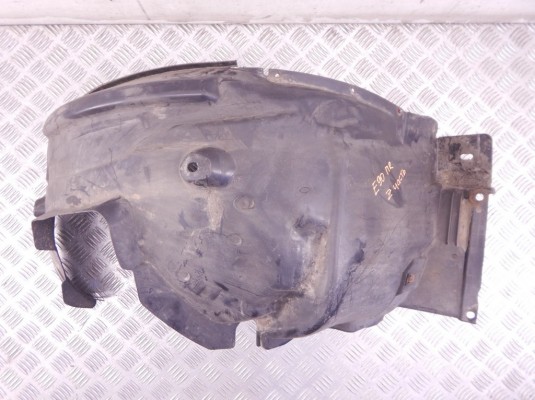 Защита арок передняя правая (подкрылок) BMW 3-series (E90/91/92) 51 71 7 059 377
