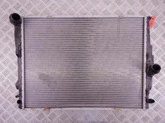 Радиатор (основной) BMW 3-series (E90/91/92) 17 11 7 562 079