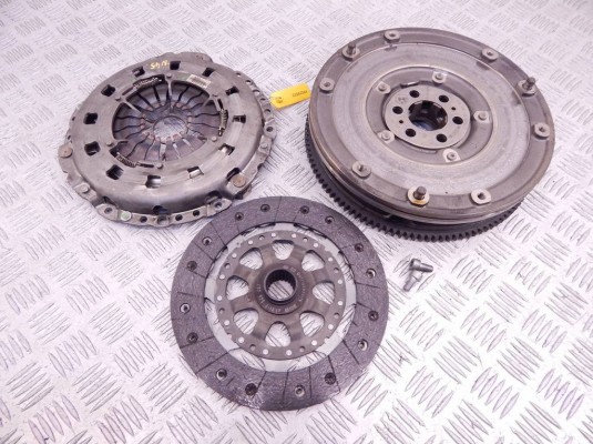 Маховик BMW 1-series (E87) 21 21 7 526 268