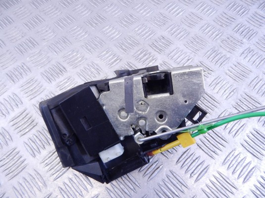 Замок двери передней правой BMW 5-series (E39) 51 21 8 235 104