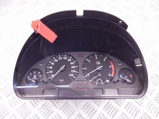 Щиток приборов (приборная панель) BMW 5-series (E39) 62 11 6 914 882