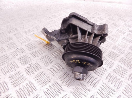 Помпа BMW X5-series (E53) 7787111