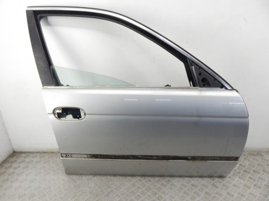 Дверь передняя правая BMW 5-series (E39) 41 51 8 216 818 Дверь передняя правая BMW 5-series (E39) 41 51 8 216 818