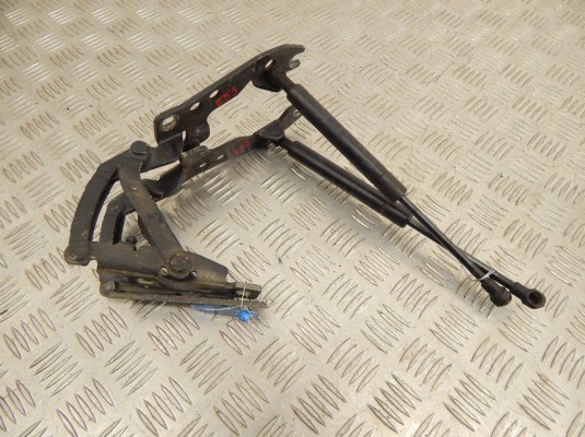 Петля капота BMW X5-series (E53) 41 61 8 402 174