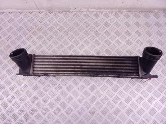 Интеркулер BMW 3-series (E90/91/92) 17 51 7 524 916