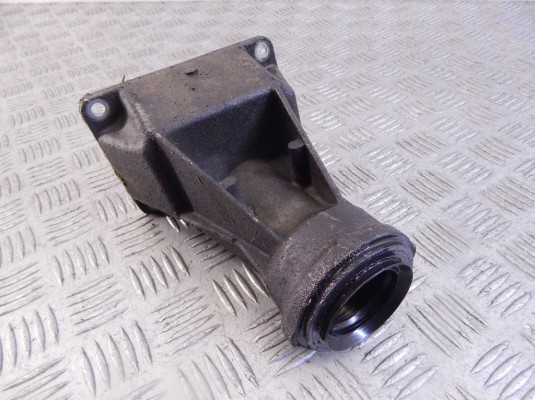 Кронштейн полуоси BMW X5-series (E53) 31 51 7 503 116