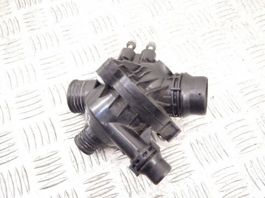 Корпус термостата BMW 3-series (E90/91/92) Корпус термостата BMW 3-series (E90/91/92)