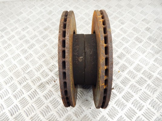 Диск тормозной передний BMW 3-series (E46) 34 11 6 864 060