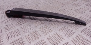 Щеткодержатель задний BMW 5-series (E39) 61 62 8 221 453 Щеткодержатель задний BMW 5-series (E39) 61 62 8 221 453