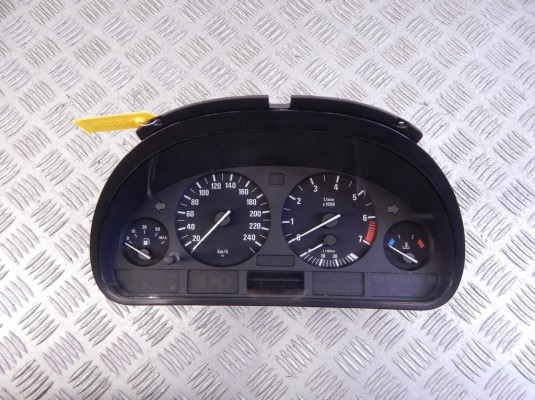 Щиток приборов (приборная панель) BMW 5-series (E39) 62 11 6 914 908