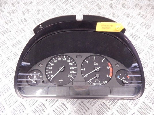 Щиток приборов (приборная панель) BMW 5-series (E39) 62 11 6 907 018
