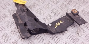 Крепление фары правой BMW 3-series (E46) 63 12 8 380 188