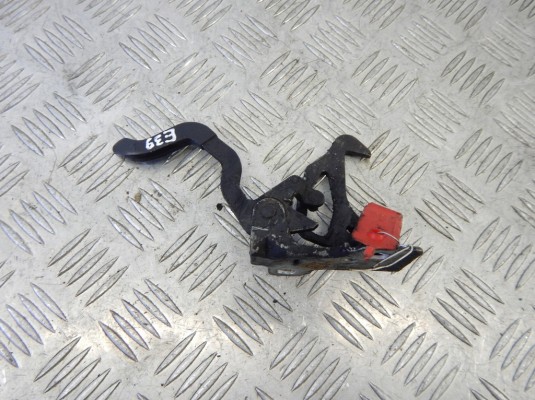 Крюк капота BMW 5-series (E39) 51 23 8 172 164 Крюк капота BMW 5-series (E39) 51 23 8 172 164