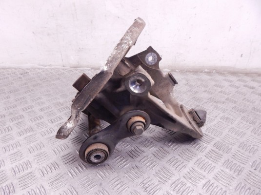 Ступица задняя правая BMW X5-series (E70) 33 32 6 879 102 Ступица задняя правая BMW X5-series (E70) 33 32 6 879 102