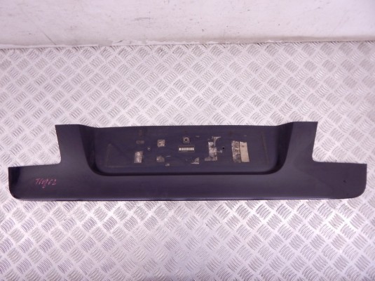 Молдинг крышки багажника BMW 7-series (F01/02) 7 186 530 Молдинг крышки багажника BMW 7-series (F01/02) 7 186 530