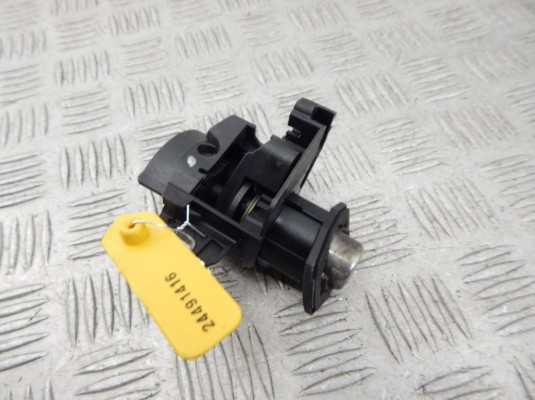 Личинка замка багажника BMW 3-series (E90/91/92) 51 24 7 167 321 Личинка замка багажника BMW 3-series (E90/91/92) 51 24 7 167 321