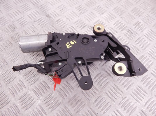 Моторчик заднего стеклоочистителя (дворника) BMW 5-series (E60/61) 61 62 7 208 602 Моторчик заднего стеклоочистителя (дворника) BMW 5-series (E60/61) 61 62 7 208 602