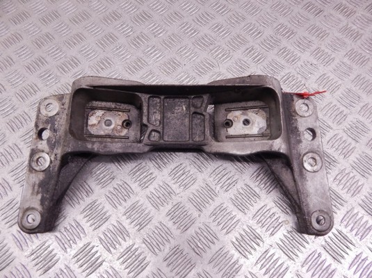 Кронштейн КПП BMW 5-series (E60/61) 22 31 6 761 102