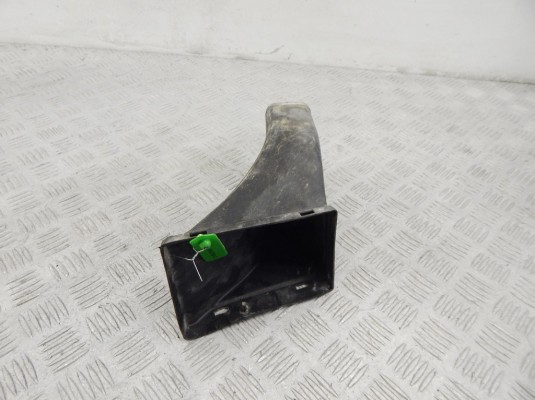 Воздуховод тормозной правый BMW 5-series (E60/61) 51 11 7 033 704 Воздуховод тормозной правый BMW 5-series (E60/61) 51 11 7 033 704