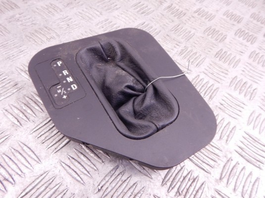 Чехол рычага КПП BMW 5-series (E39) 51 16 7 060 695 Чехол рычага КПП BMW 5-series (E39) 51 16 7 060 695