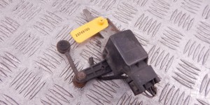 Датчик положения кузова BMW 5-series (E39) 37 14 1 093 697 Датчик положения кузова BMW 5-series (E39) 37 14 1 093 697