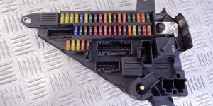 Блок предохранителей BMW 5-series (E60/61) 61 14 9 138 830 Блок предохранителей BMW 5-series (E60/61) 61 14 9 138 830