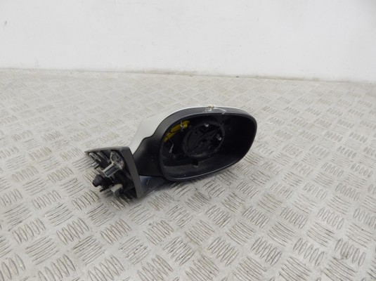Зеркало наружное правое BMW 1-series (E87) 51 16 7 208 164
