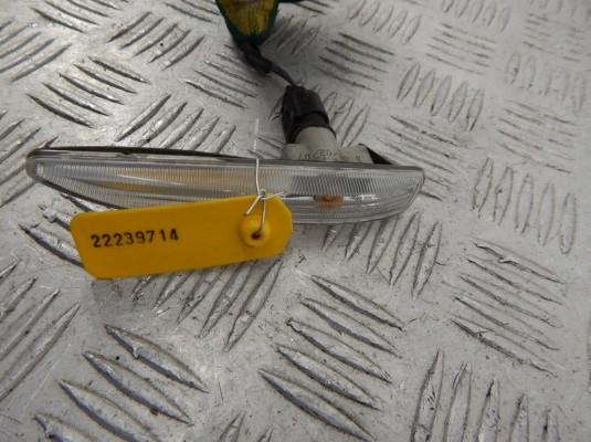 Повторитель передний левый BMW 7-series (E65/66) 63 13 7 164 757