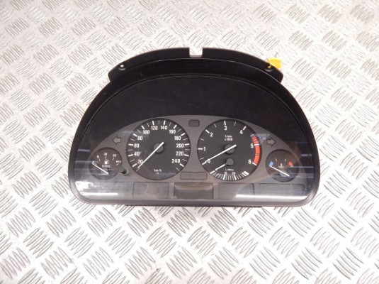 Щиток приборов (приборная панель) BMW 5-series (E39) 62 11 6 903 800