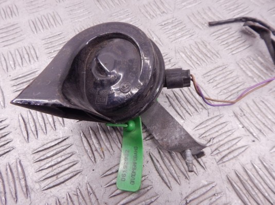 Сигнал (клаксон) BMW 3-series (E46) 61 33 8 381 271 Сигнал (клаксон) BMW 3-series (E46) 61 33 8 381 271