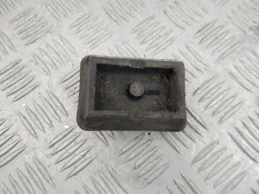 Опора под домкрат (поддомкратная подушка) BMW 5-series (E39) 51 71 7 001 650 Опора под домкрат (поддомкратная подушка) BMW 5-series (E39) 51 71 7 001 650