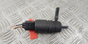 Насос (моторчик) омывателя стекла BMW X5-series (E53) Насос (моторчик) омывателя стекла BMW X5-series (E53)