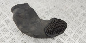 Патрубок воздушного фильтра BMW 5-series (E60/61) 13 71 7 796 692