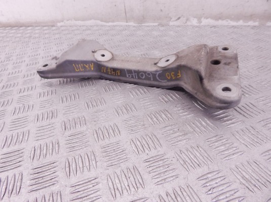 Кронштейн КПП BMW 3-series (F30/31) 22 32 6 796 605 Кронштейн КПП BMW 3-series (F30/31) 22 32 6 796 605