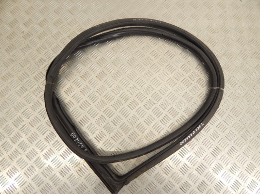 Уплотнитель BMW 1-series (F20/21) 51 76 7 267 911