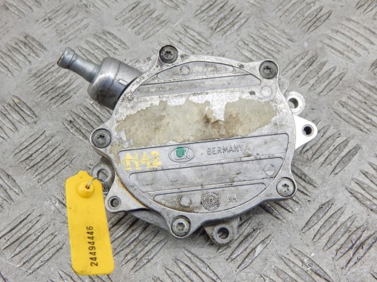 Насос вакуумный BMW 3-series (E46) 11 66 7 502 656 Насос вакуумный BMW 3-series (E46) 11 66 7 502 656