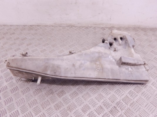 Бачок омывателя BMW X5-series (E70) 61 67 7 161 476