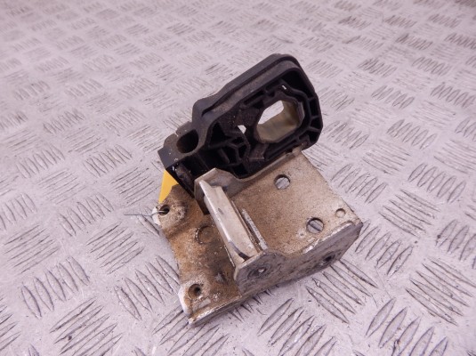 Кронштейн радиатора BMW 7-series (F01/02) 51 11 7 186 513