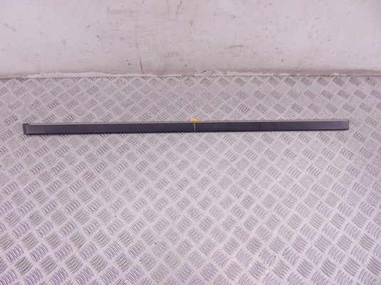Молдинг двери передней левой BMW 5-series (E39) 51 13 8 159 295 Молдинг двери передней левой BMW 5-series (E39) 51 13 8 159 295