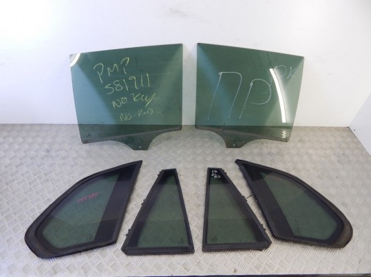 Комплект задних стекол BMW X5-series (E70) Комплект задних стекол BMW X5-series (E70)