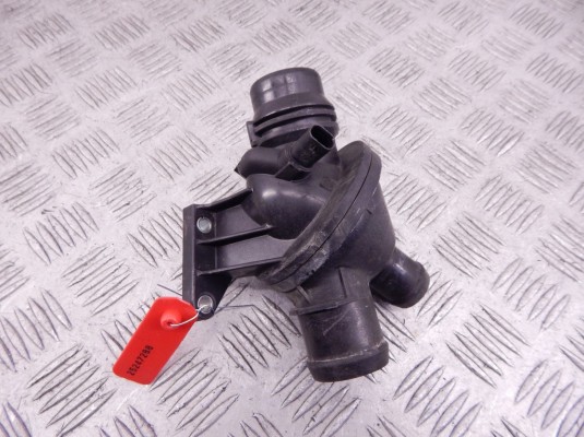 Корпус термостата BMW X1-series (E84) 11 53 7 633 476 Корпус термостата BMW X1-series (E84) 11 53 7 633 476